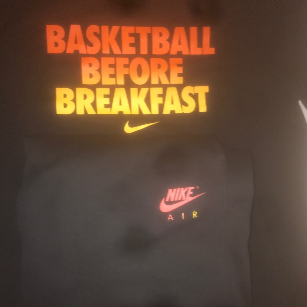 Nike fit size L shirt XL joggers